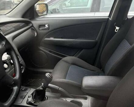 Сірий Міцубісі Аутлендер, об'ємом двигуна 2 л та пробігом 199 тис. км за 7600 $, фото 11 на Automoto.ua