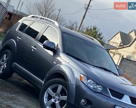 Сірий Міцубісі Аутлендер, об'ємом двигуна 3 л та пробігом 177 тис. км за 8900 $, фото 4 на Automoto.ua
