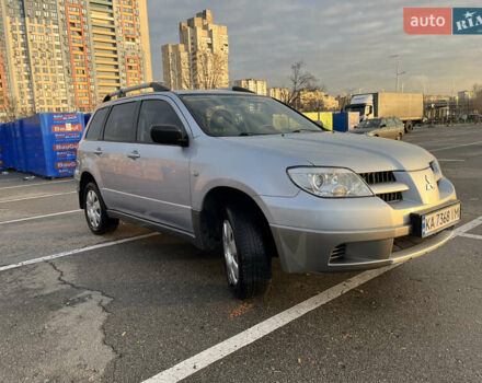 Серый Мицубиси Аутлендер, объемом двигателя 2 л и пробегом 138 тыс. км за 7000 $, фото 8 на Automoto.ua