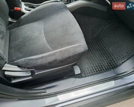 Серый Мицубиси Аутлендер, объемом двигателя 2 л и пробегом 275 тыс. км за 8000 $, фото 21 на Automoto.ua