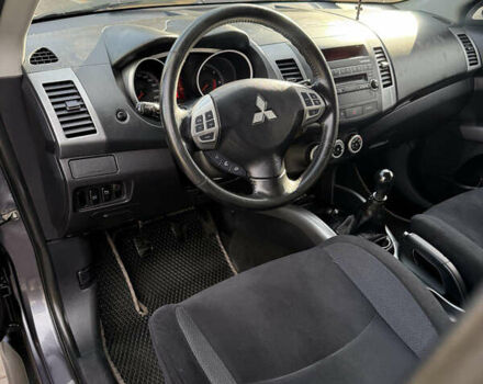 Серый Мицубиси Аутлендер, объемом двигателя 1.97 л и пробегом 242 тыс. км за 8999 $, фото 21 на Automoto.ua