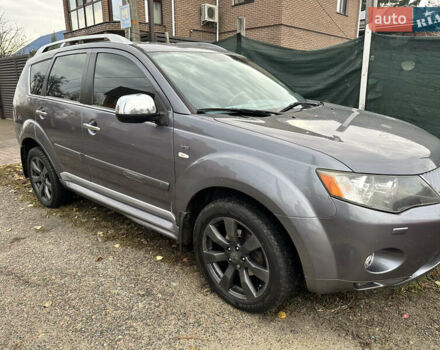 Серый Мицубиси Аутлендер, объемом двигателя 3 л и пробегом 279 тыс. км за 11300 $, фото 5 на Automoto.ua
