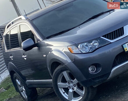 Сірий Міцубісі Аутлендер, об'ємом двигуна 3 л та пробігом 177 тис. км за 8900 $, фото 2 на Automoto.ua