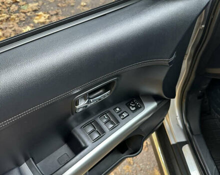 Міцубісі Аутлендер 2009 у Радивилове на Automoto.ua Сірий Міцубісі Аутлендер, об'ємом двигуна 2.18 л та пробігом 275 тис. км за 9900 $, фото 17 на Automoto.ua