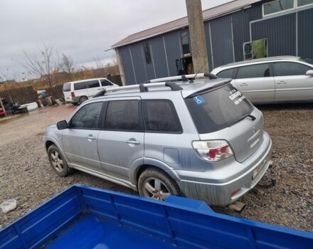 Серый Мицубиси Аутлендер, объемом двигателя 2.4 л и пробегом 350 тыс. км за 8000 $, фото 3 на Automoto.ua