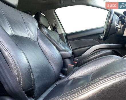 Сірий Міцубісі Аутлендер, об'ємом двигуна 3 л та пробігом 177 тис. км за 8900 $, фото 17 на Automoto.ua