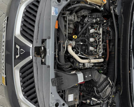 Серый Мицубиси Аутлендер, объемом двигателя 2.2 л и пробегом 162 тыс. км за 10000 $, фото 51 на Automoto.ua