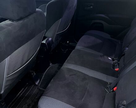 Серый Мицубиси Аутлендер, объемом двигателя 2.4 л и пробегом 241 тыс. км за 8200 $, фото 9 на Automoto.ua