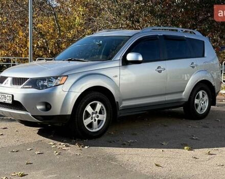 Серый Мицубиси Аутлендер, объемом двигателя 2.36 л и пробегом 45 тыс. км за 9500 $, фото 3 на Automoto.ua
