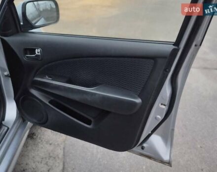 Сірий Міцубісі Аутлендер, об'ємом двигуна 2 л та пробігом 199 тис. км за 7600 $, фото 15 на Automoto.ua