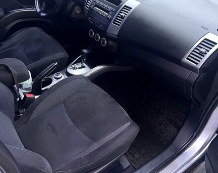 Мицубиси Аутлендер 2009 в Полтаве на Automoto.ua Серый Мицубиси Аутлендер, объемом двигателя 2.4 л и пробегом 223 тыс. км за 8600 $, фото 9 на Automoto.ua