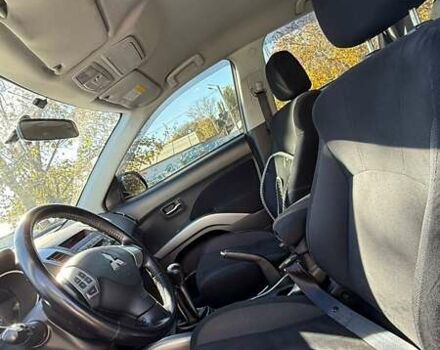 Серый Мицубиси Аутлендер, объемом двигателя 2.36 л и пробегом 45 тыс. км за 9500 $, фото 2 на Automoto.ua