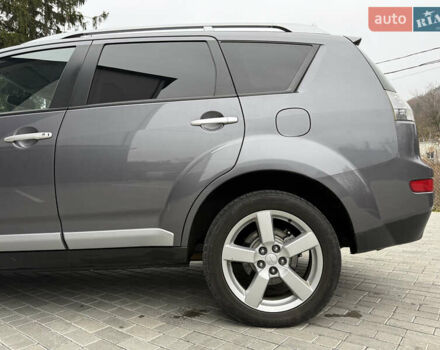 Серый Мицубиси Аутлендер, объемом двигателя 2.2 л и пробегом 162 тыс. км за 10000 $, фото 15 на Automoto.ua