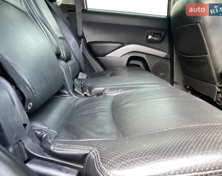 Сірий Міцубісі Аутлендер, об'ємом двигуна 3 л та пробігом 177 тис. км за 8900 $, фото 22 на Automoto.ua