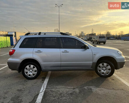 Серый Мицубиси Аутлендер, объемом двигателя 2 л и пробегом 138 тыс. км за 7000 $, фото 7 на Automoto.ua