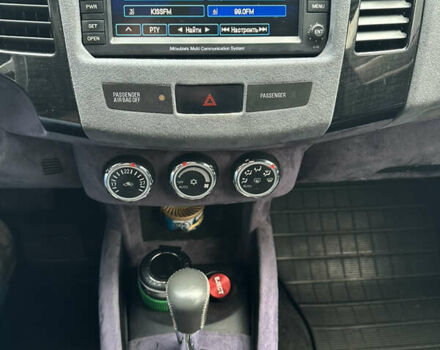 Серый Мицубиси Аутлендер, объемом двигателя 3 л и пробегом 279 тыс. км за 11300 $, фото 10 на Automoto.ua