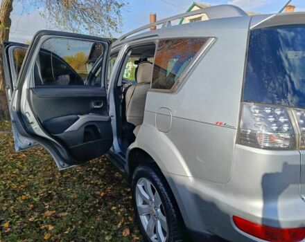 Мицубиси Аутлендер 2009 в Новгород-Северском на Automoto.ua Серый Мицубиси Аутлендер, объемом двигателя 2.2 л и пробегом 242 тыс. км за 11700 $, фото 6 на Automoto.ua