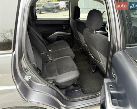 Серый Мицубиси Аутлендер, объемом двигателя 2.2 л и пробегом 162 тыс. км за 10000 $, фото 40 на Automoto.ua