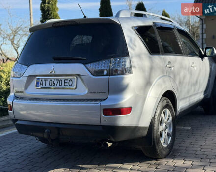 Серый Мицубиси Аутлендер, объемом двигателя 2 л и пробегом 268 тыс. км за 8950 $, фото 4 на Automoto.ua