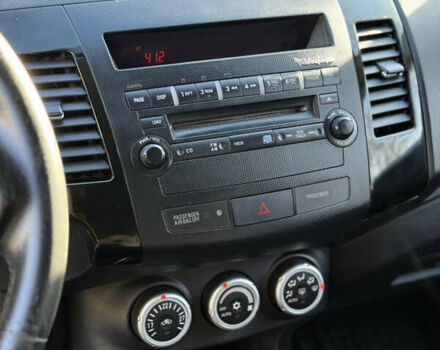 Серый Мицубиси Аутлендер, объемом двигателя 2 л и пробегом 268 тыс. км за 8950 $, фото 16 на Automoto.ua