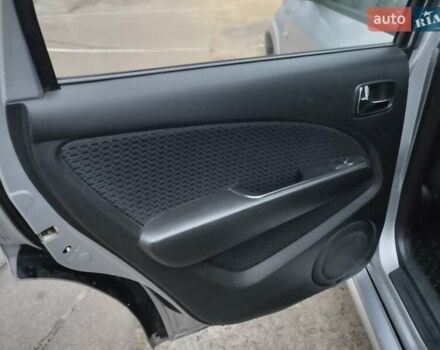 Сірий Міцубісі Аутлендер, об'ємом двигуна 2 л та пробігом 199 тис. км за 7600 $, фото 17 на Automoto.ua