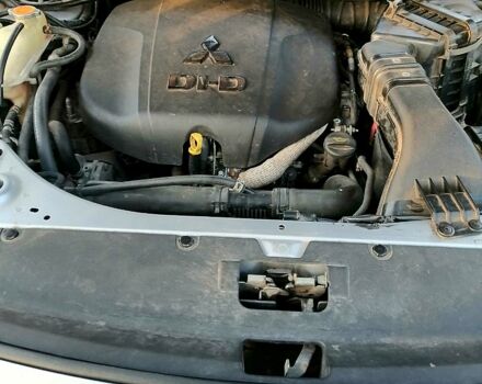 Серый Мицубиси Аутлендер, объемом двигателя 2.2 л и пробегом 247 тыс. км за 10500 $, фото 5 на Automoto.ua