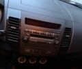 Серый Мицубиси Аутлендер, объемом двигателя 3 л и пробегом 132 тыс. км за 9600 $, фото 5 на Automoto.ua