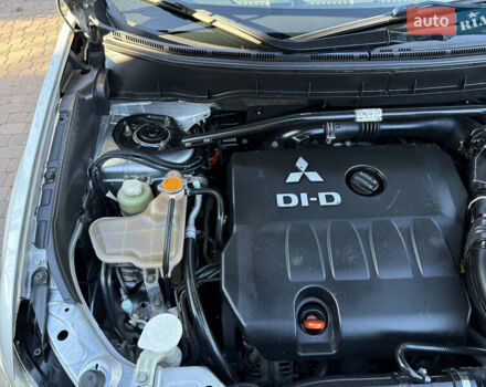 Серый Мицубиси Аутлендер, объемом двигателя 2 л и пробегом 268 тыс. км за 8950 $, фото 40 на Automoto.ua