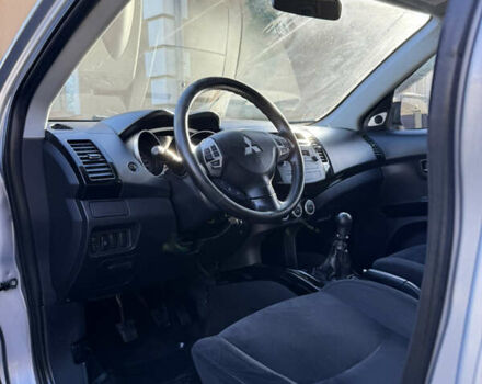 Серый Мицубиси Аутлендер, объемом двигателя 2 л и пробегом 268 тыс. км за 8950 $, фото 15 на Automoto.ua