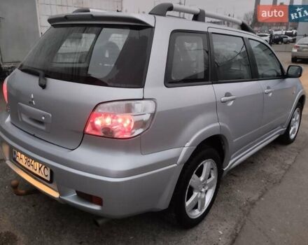 Сірий Міцубісі Аутлендер, об'ємом двигуна 2 л та пробігом 199 тис. км за 7600 $, фото 8 на Automoto.ua