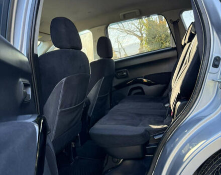 Серый Мицубиси Аутлендер, объемом двигателя 2 л и пробегом 268 тыс. км за 8950 $, фото 21 на Automoto.ua