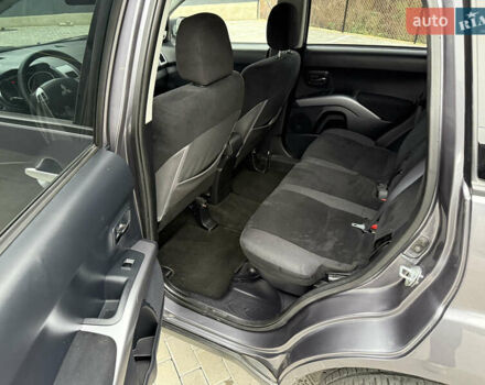 Серый Мицубиси Аутлендер, объемом двигателя 2.2 л и пробегом 162 тыс. км за 10000 $, фото 43 на Automoto.ua