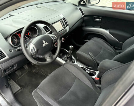 Серый Мицубиси Аутлендер, объемом двигателя 2.2 л и пробегом 162 тыс. км за 10000 $, фото 30 на Automoto.ua