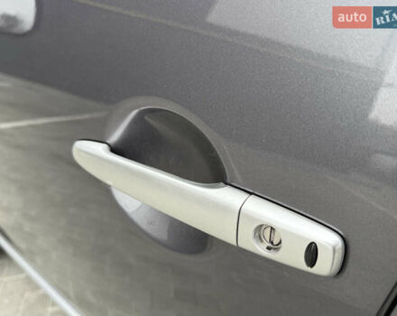 Серый Мицубиси Аутлендер, объемом двигателя 2.2 л и пробегом 162 тыс. км за 10000 $, фото 27 на Automoto.ua