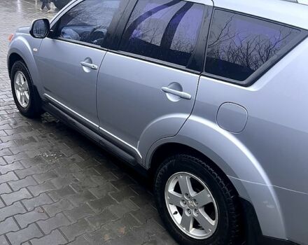 Серый Мицубиси Аутлендер, объемом двигателя 2.4 л и пробегом 241 тыс. км за 8200 $, фото 3 на Automoto.ua