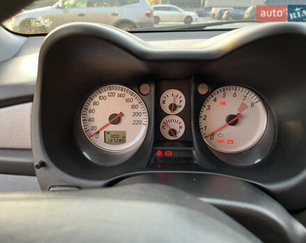 Серый Мицубиси Аутлендер, объемом двигателя 2 л и пробегом 138 тыс. км за 7000 $, фото 24 на Automoto.ua