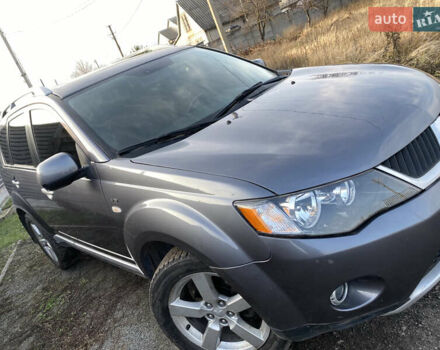 Сірий Міцубісі Аутлендер, об'ємом двигуна 3 л та пробігом 177 тис. км за 8900 $, фото 6 на Automoto.ua