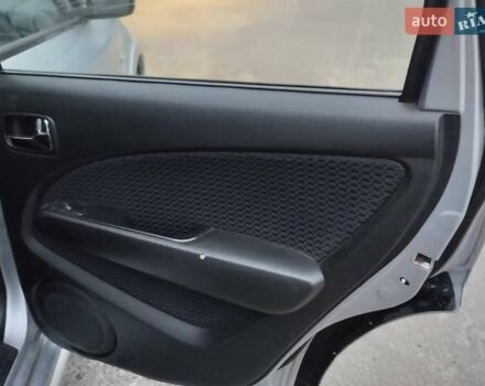 Сірий Міцубісі Аутлендер, об'ємом двигуна 2 л та пробігом 199 тис. км за 7600 $, фото 13 на Automoto.ua