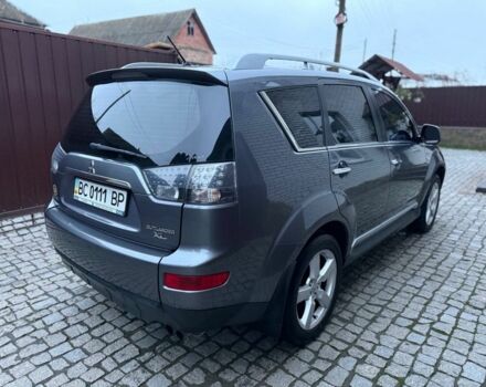 Серый Мицубиси Аутлендер, объемом двигателя 3 л и пробегом 132 тыс. км за 9600 $, фото 3 на Automoto.ua