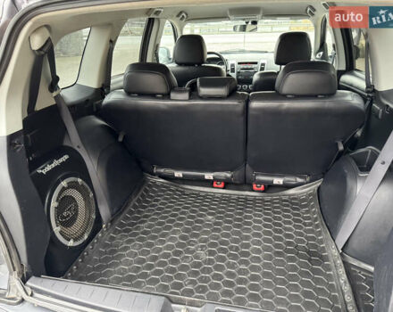 Серый Мицубиси Аутлендер, объемом двигателя 2.2 л и пробегом 230 тыс. км за 11000 $, фото 28 на Automoto.ua