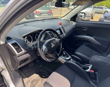 Серый Мицубиси Аутлендер, объемом двигателя 2.1 л и пробегом 225 тыс. км за 11500 $, фото 7 на Automoto.ua