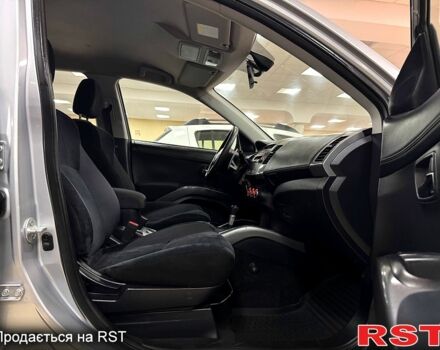 Серый Мицубиси Аутлендер, объемом двигателя 2.4 л и пробегом 182 тыс. км за 10800 $, фото 7 на Automoto.ua