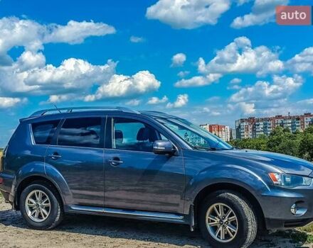 Сірий Міцубісі Аутлендер, об'ємом двигуна 2.2 л та пробігом 240 тис. км за 10900 $, фото 2 на Automoto.ua