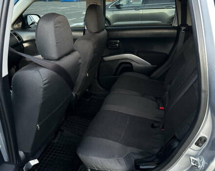 Мицубиси Аутлендер 2010 в Белой Церкве на Automoto.ua Серый Мицубиси Аутлендер, объемом двигателя 2.36 л и пробегом 220 тыс. км за 9000 $, фото 14 на Automoto.ua