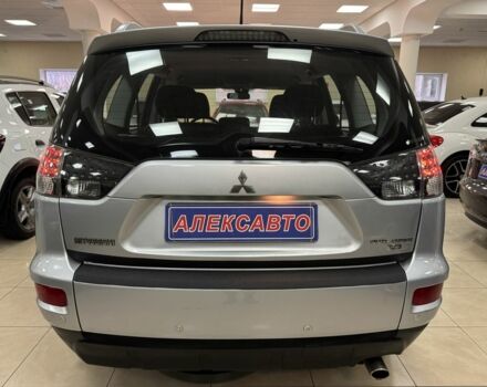 Серый Мицубиси Аутлендер, объемом двигателя 2.4 л и пробегом 182 тыс. км за 10800 $, фото 4 на Automoto.ua