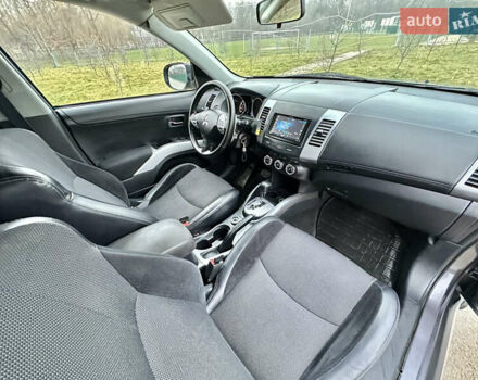 Серый Мицубиси Аутлендер, объемом двигателя 2.4 л и пробегом 270 тыс. км за 8450 $, фото 8 на Automoto.ua