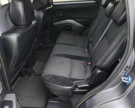 Серый Мицубиси Аутлендер, объемом двигателя 2.3 л и пробегом 263 тыс. км за 11400 $, фото 8 на Automoto.ua