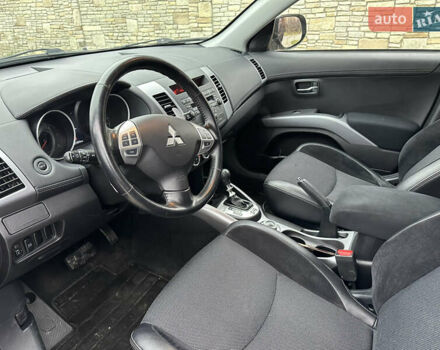 Серый Мицубиси Аутлендер, объемом двигателя 2.2 л и пробегом 217 тыс. км за 10900 $, фото 1 на Automoto.ua