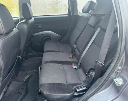 Серый Мицубиси Аутлендер, объемом двигателя 0 л и пробегом 260 тыс. км за 6000 $, фото 8 на Automoto.ua