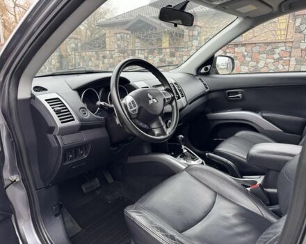 Серый Мицубиси Аутлендер, объемом двигателя 2.2 л и пробегом 289 тыс. км за 11300 $, фото 10 на Automoto.ua